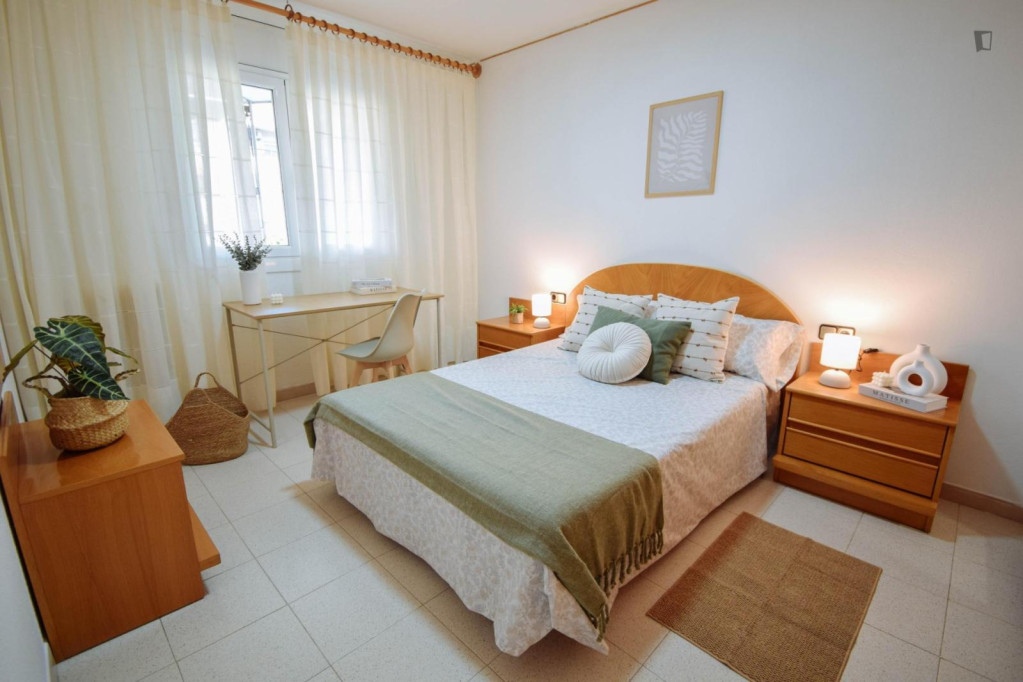 Beautiful double bedroom close to the university and city center - Lleida - chambre - ImmoJeune