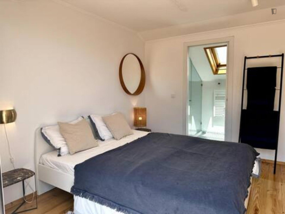 Lovely ensuite double bedroom in Algés - Lisbonne - chambre - ImmoJeune