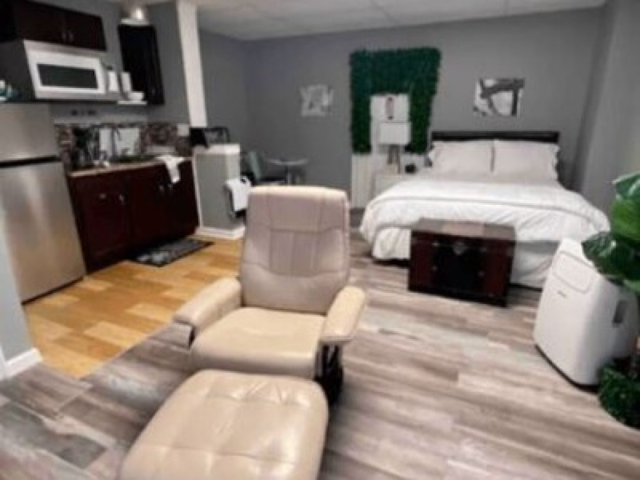 Lower Level Suite