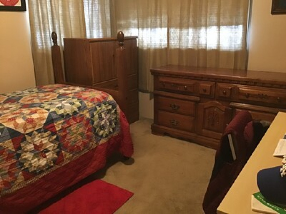 Quiet Spacious Room