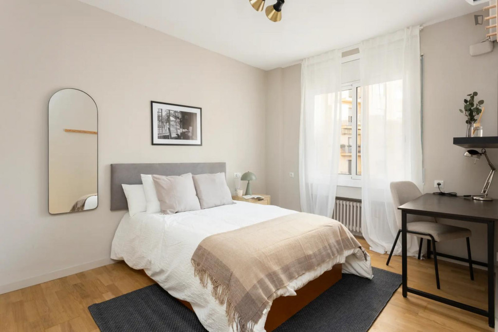 Bedroom for rent in Entença 328, Barcelona - Barcelone - chambre - ImmoJeune