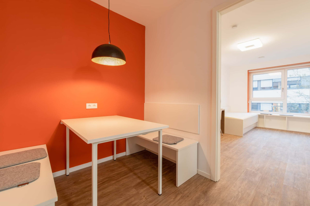 Private room in shared apartment for 5 students
