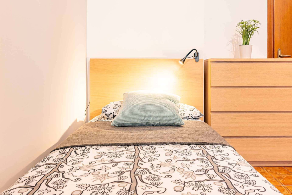 via ippocrate 7  shared room d2 - bed b