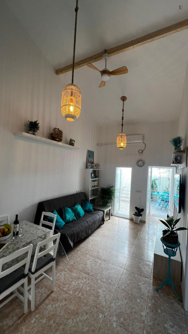 3-bedroom house, with outdoor area