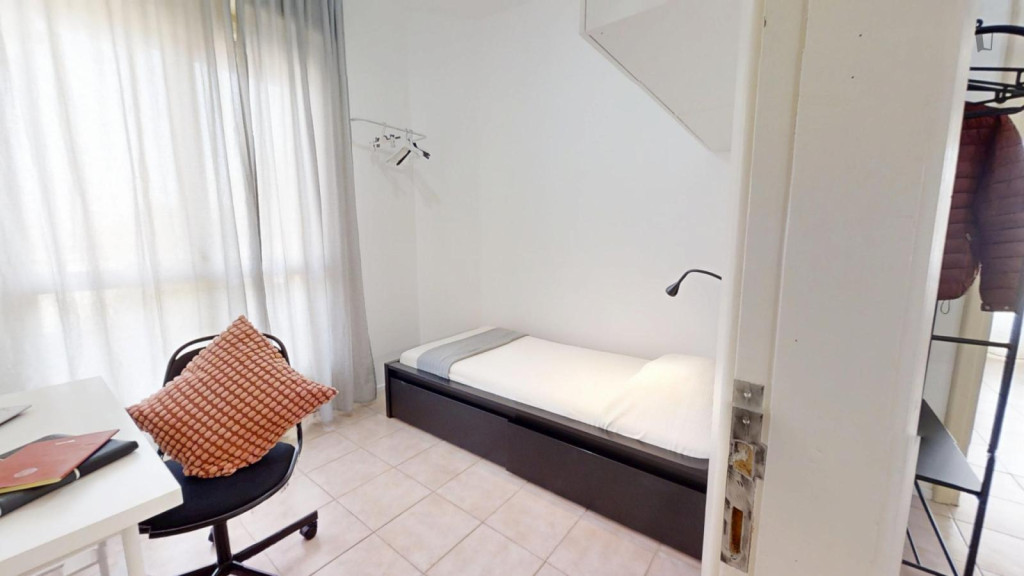 Single bedroom in 3-bedroom apartment - Padova - chambre - ImmoJeune