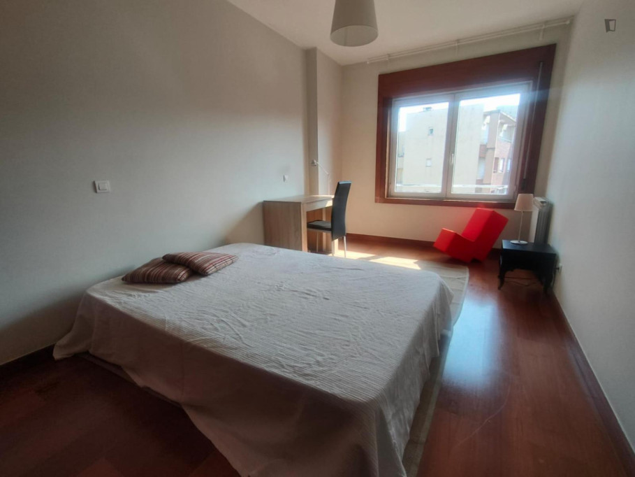 18 m2 private Bedroom w/shared bathroom close to FCUP, FAUP, FLUP - Porto - chambre - ImmoJeune