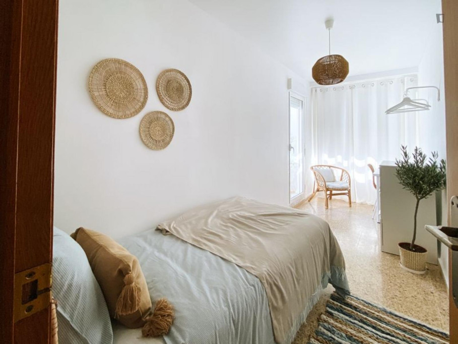 Excellent single bedroom in El Cabanyal - Valence - chambre - ImmoJeune