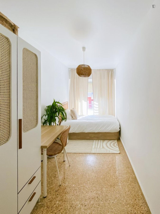 Brilliant single bedroom near the València Cabanyal train station - Valence - chambre - ImmoJeune