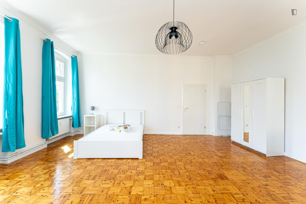 Large double bedroom in Winsviertel