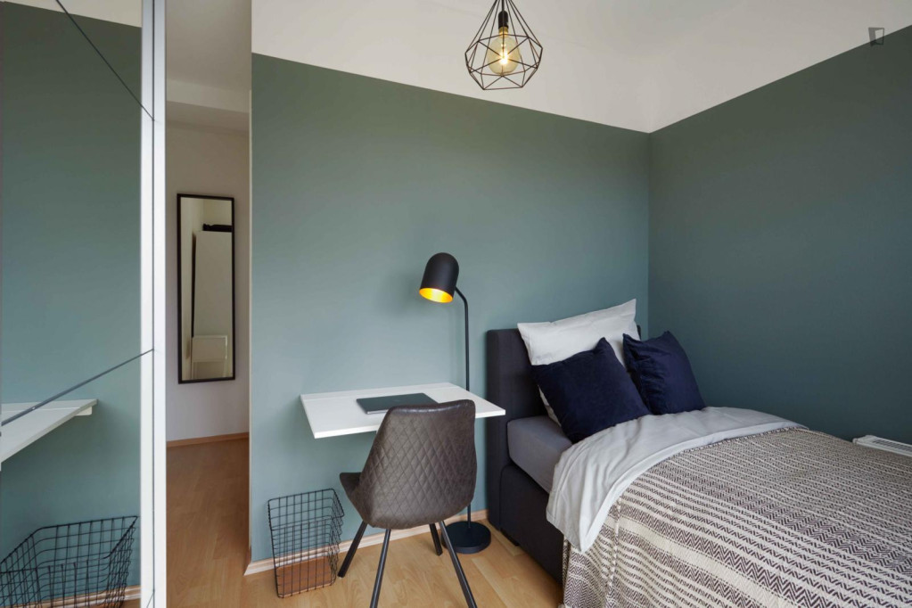 Nat and cosy single bedroom in Friedrichshain