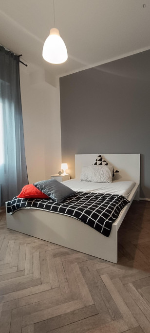 Pleasant single bedroom in the Sacra Famiglia area