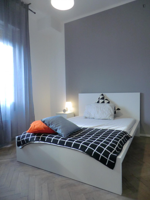 Pleasant single bedroom in the Sacra Famiglia area