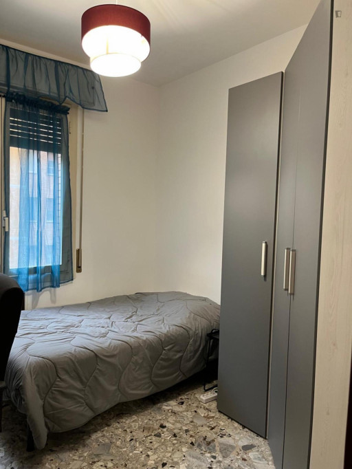 Comfortable single bedroom well connected to the city center - Bologne - chambre - ImmoJeune