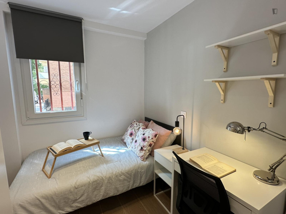Modern single bedroom in Opanel - Madrid - chambre - ImmoJeune