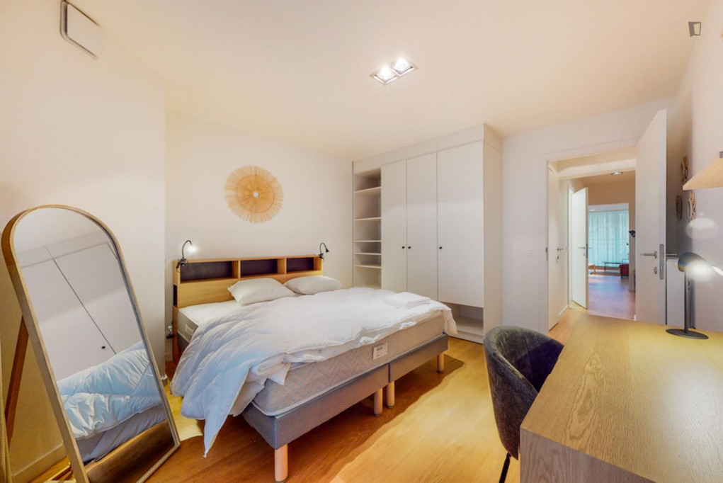 Alluring 1 bedroom apartment near Madou metro station