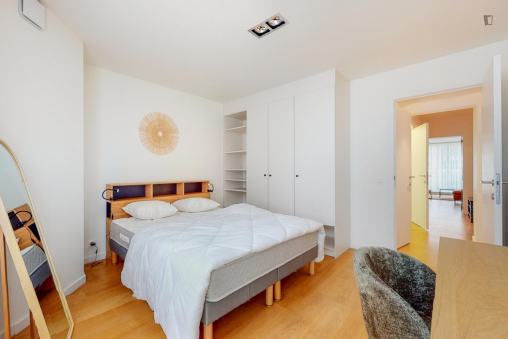 Spacious 1 bedroom apartment near Madou metro station