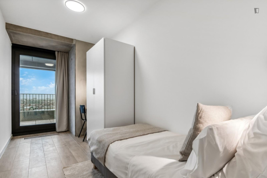 Bright single bedroom in a modern apartment complex near Brussels-North station