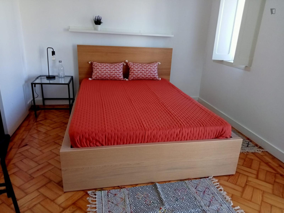 Irresistible Studio with a Balcony close to University of Coimbra - Coimbra - chambre - ImmoJeune