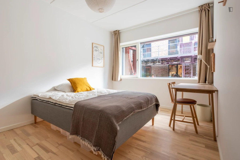 Luminous double bedroom in Valby Maskinfabrik - Copenhagen - chambre - ImmoJeune