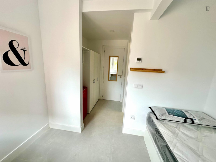 Appealing single ensuite bedroom in Villanueva de la Cañada, well connected to Madrid - Madrid - chambre - ImmoJeune