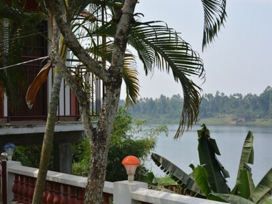 Periyar Homestay Riverside Chalet 