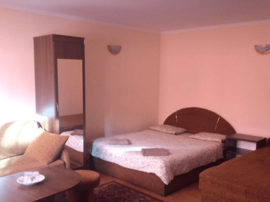 Guesthouse Parking and Rooms 