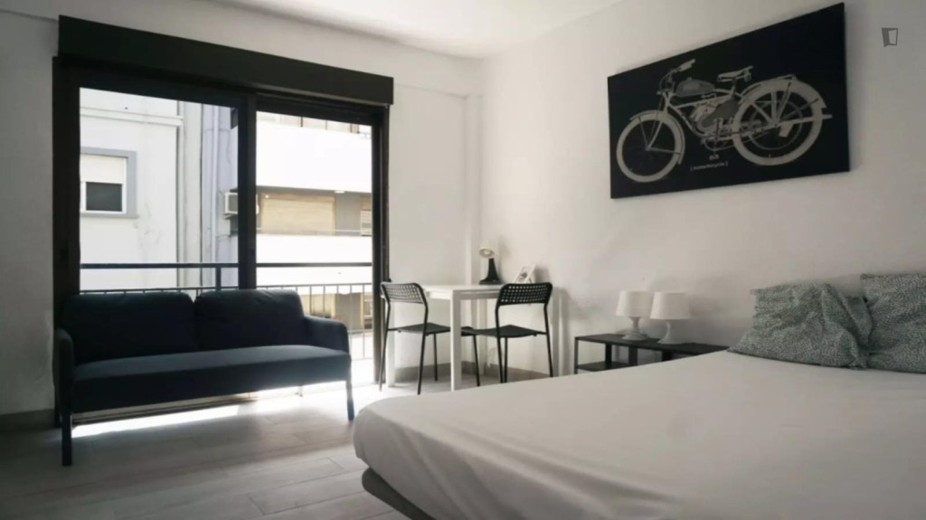 Very cool double bedroom near the Ayora metro - Valence - chambre - ImmoJeune