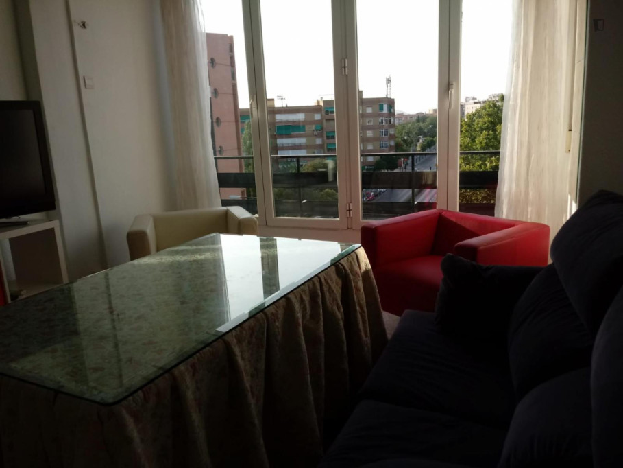 Cosy single bedroom near the Granada train station