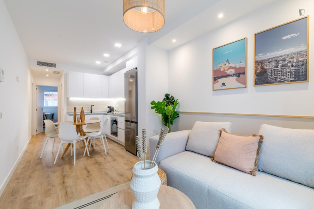 Modern 2 bedroom apartment in Cuatro Caminos - Madrid - chambre - ImmoJeune