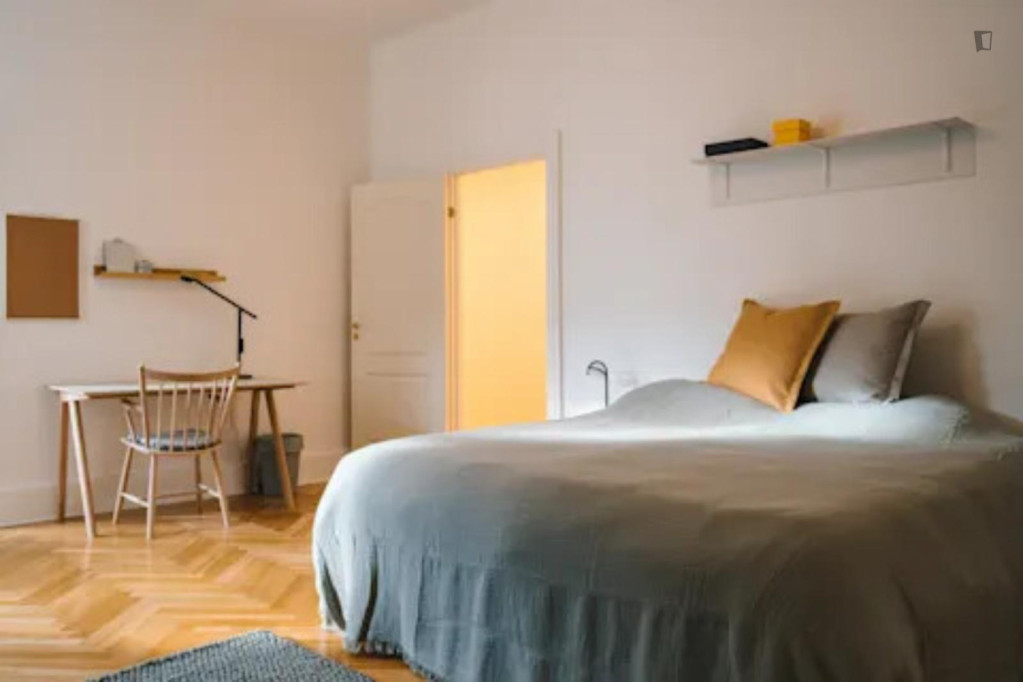 Double ensuite bedroom in a student flat, near the historic Kastellet