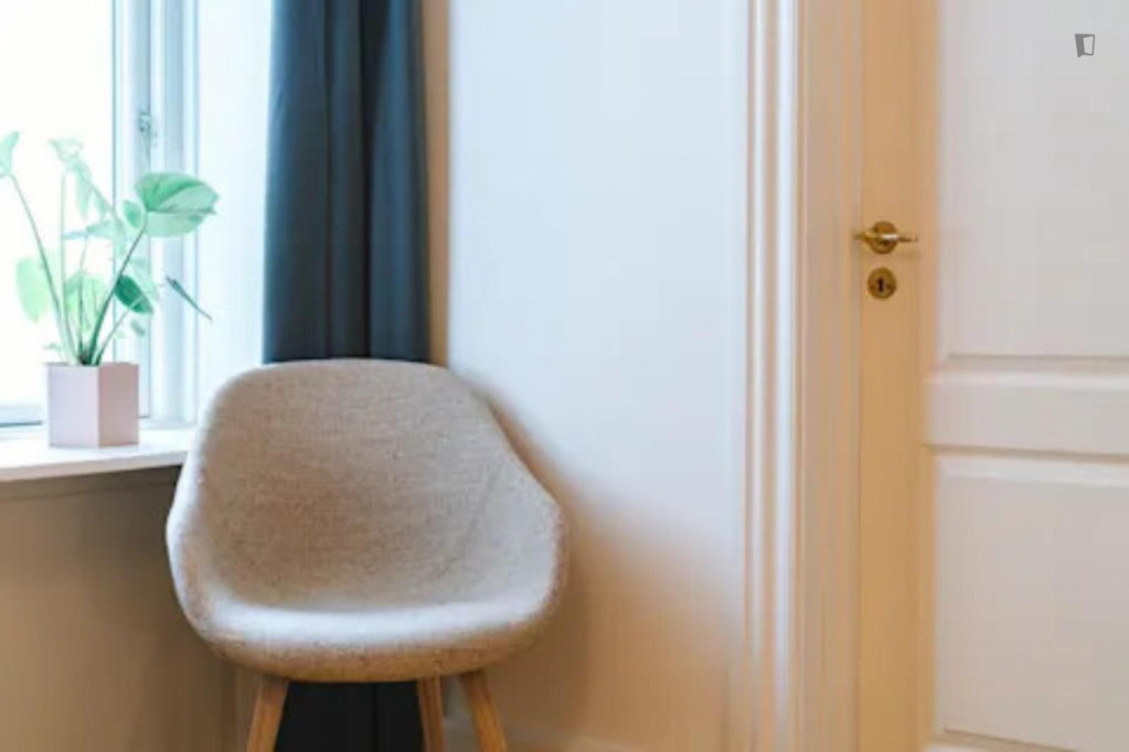 Double ensuite bedroom in a student flat, near the historic Kastellet