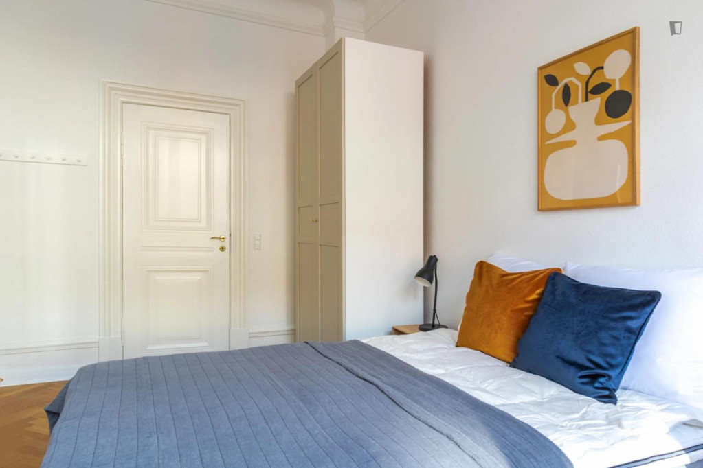 Modern single bedroom in shared flat in bustling Indre By
