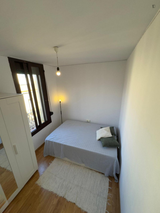 Dormitorio doble en apartamento de 2 dormitorios, en pleno centro de Barcelona poble sec. - Barcelone - chambre - ImmoJeune