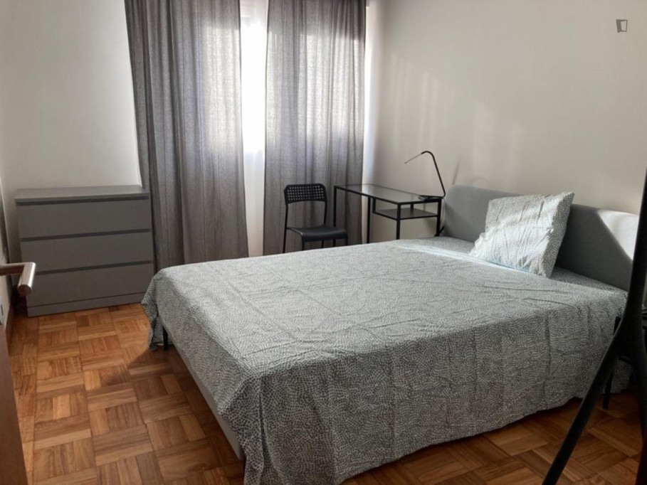 Pleasant double bedroom in Santo Ildefonso - Porto - chambre - ImmoJeune