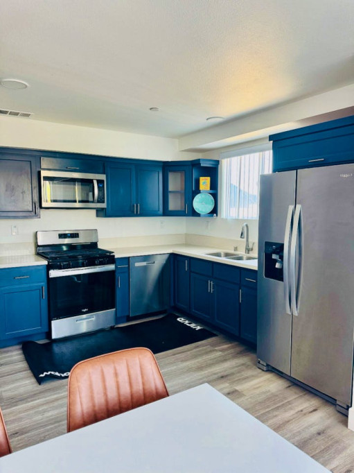 Charming and Community-Focused Coliving Space in Dynamic Figueroa Corridor