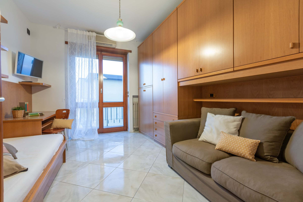 Room in Via dei Transiti, Milano