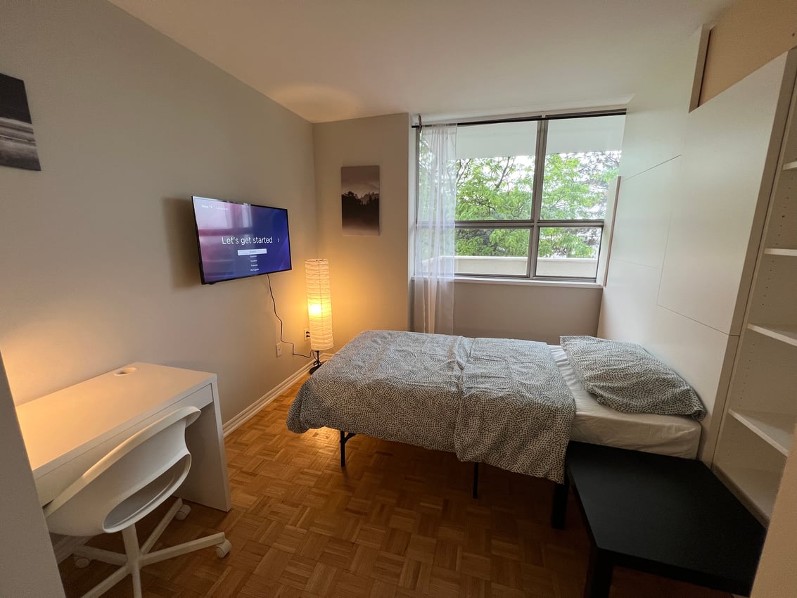 Deluxe Room - Wellesley St E & Parliament St