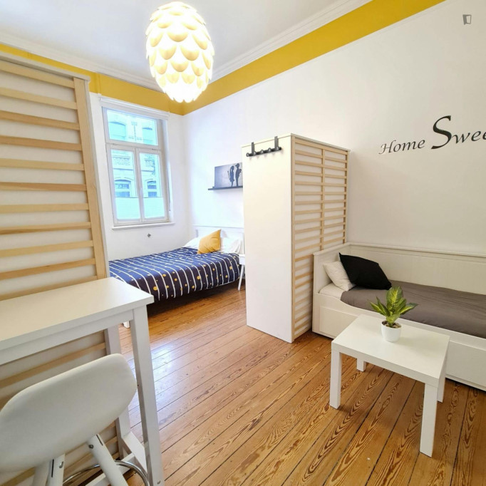 Lovely double bedroom with a kitchenette, in Beuel - Bonn - chambre - ImmoJeune