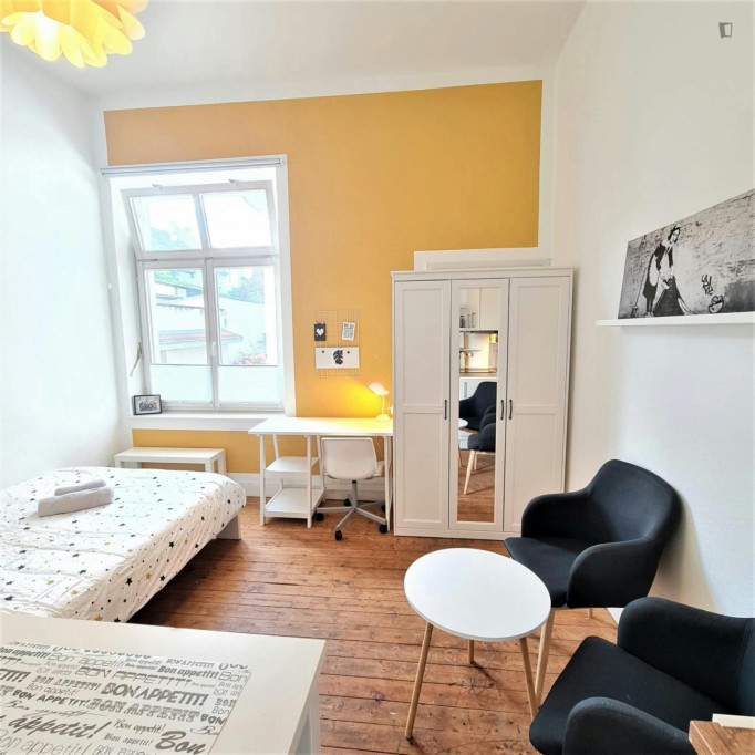 Welcoming double bedroom with a kitchenette, in Beuel - Bonn - chambre - ImmoJeune