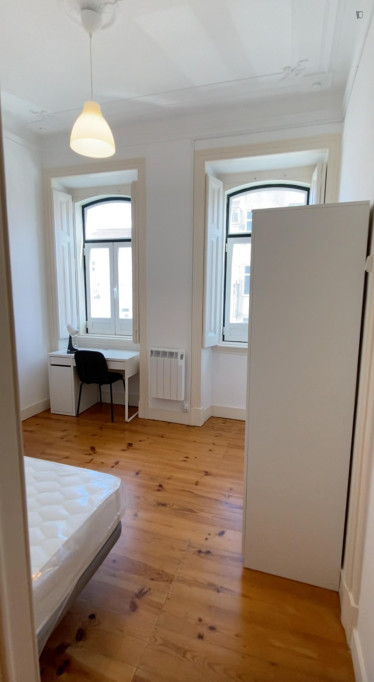 Bright Single Bedroom close to School of Agriculture University of Lisbon - Lisbonne - chambre - ImmoJeune
