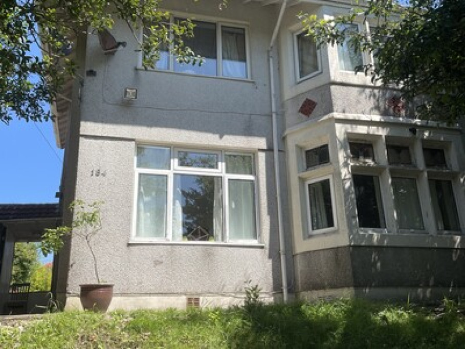 House in Singleton Hospital&Uni