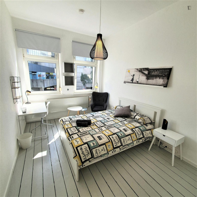 Appealing double bedroom in Nordstadt - Bonn - chambre - ImmoJeune