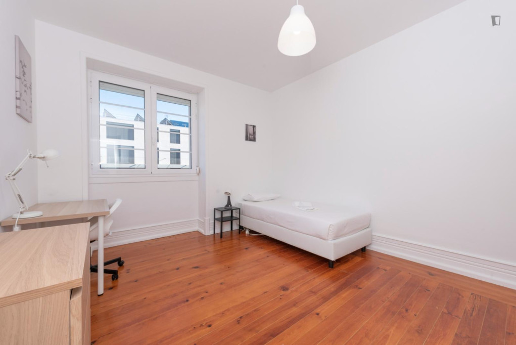 Lovely single bedroom near Parque metro station - Lisbonne - chambre - ImmoJeune