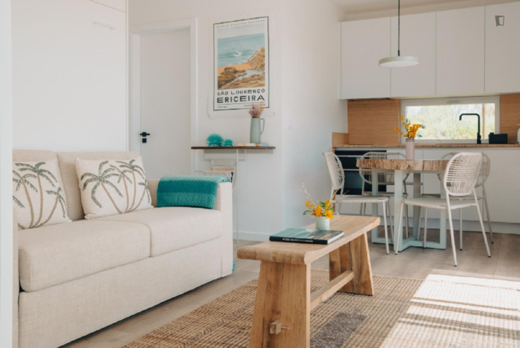 Relaxing 1 Bedroom House in a complex with a pool close to São Sebastião Beach