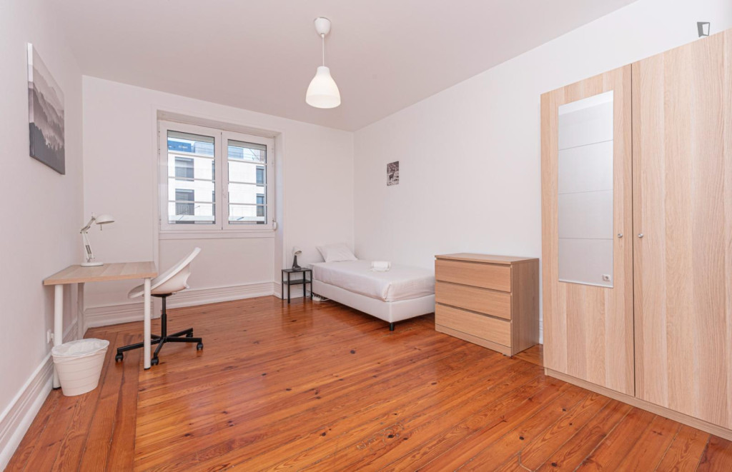Comfy single bedroom near Parque metro station - Lisbonne - chambre - ImmoJeune
