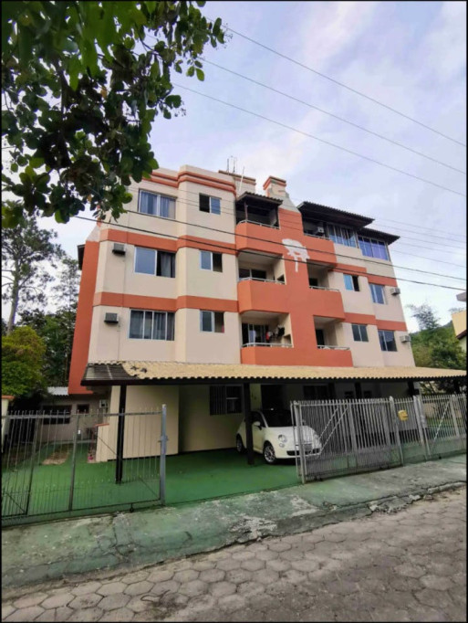 Spacious Vibrant House w/ Terrace + BBQ near to Praia Ponta Das Canas
