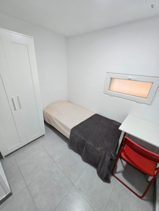 Very nice single bedroom in El Pilar - Valence - chambre - ImmoJeune