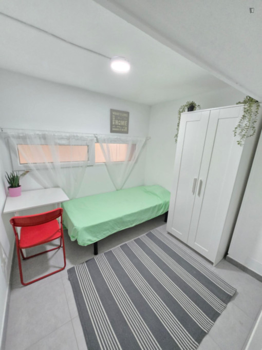 Very neat single bedroom in El Pilar - Valence - chambre - ImmoJeune