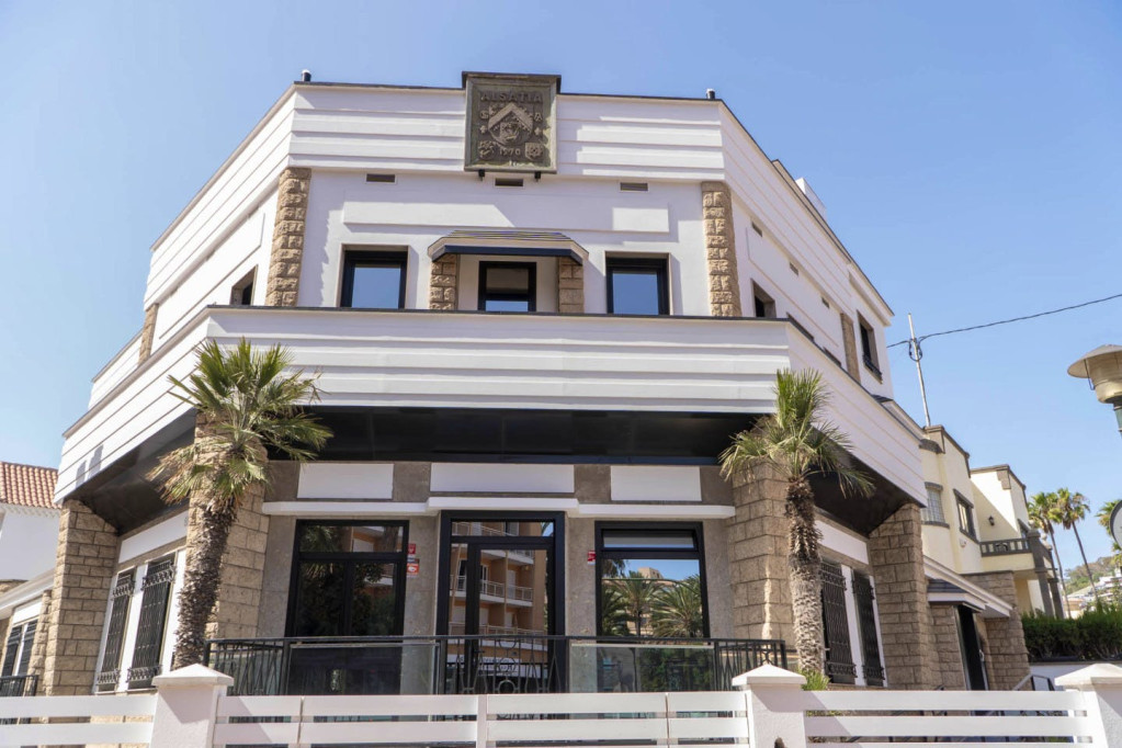 Elegant Coliving Retreat with Boutique Touch in Exclusive Ciudad Jardín