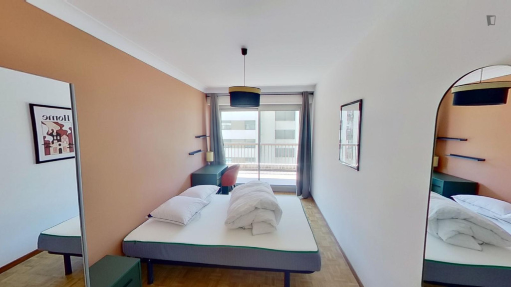Charismatic double bedroom in the Saint-Charles neighbourhood